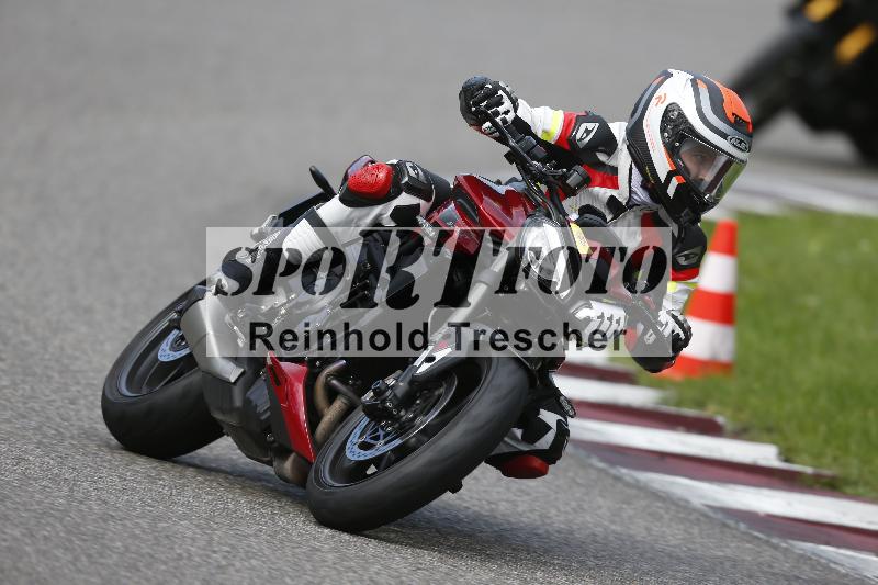 /Archiv-2025/53 16.09.2025 Track Day Domi Aegerter ADR/Gruppe gelb/111